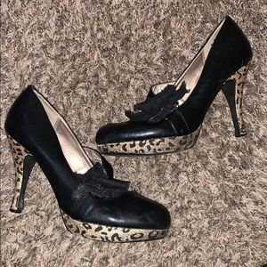 Black with leopard heel